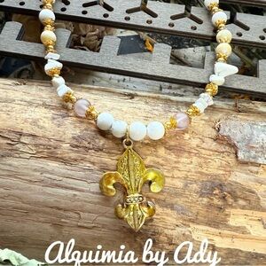Alquimia Opalescent Gold Necklace with Crystal Accents